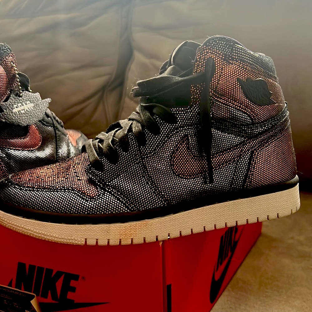 W Air Jordan 1 Hi OG Fearless